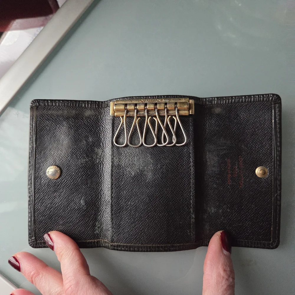 Authentic!!! Vintage! Black Epi Louis Vuitton Key and Card Holder 2003